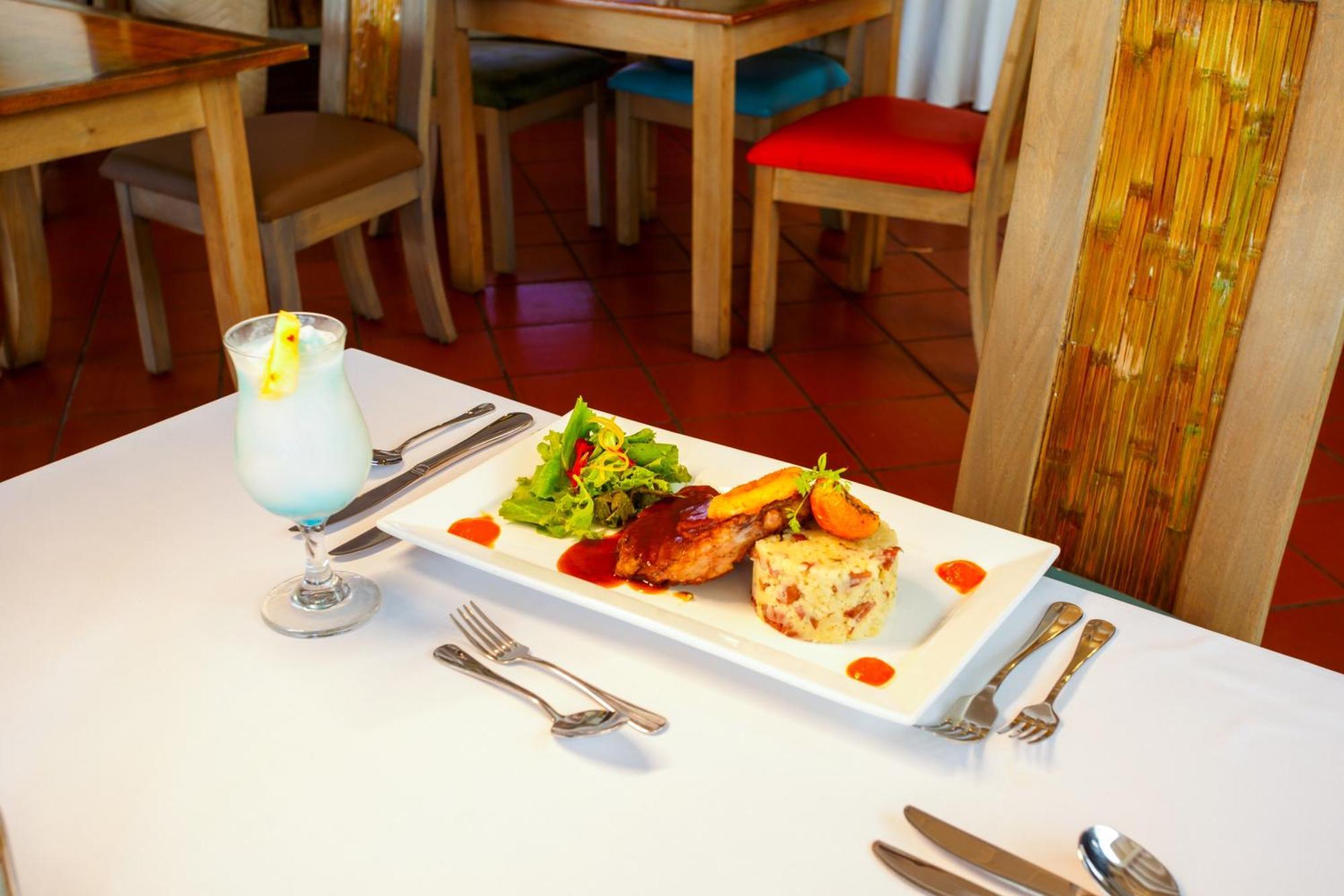 Blue Horizon Hotel Rockley エクステリア 写真