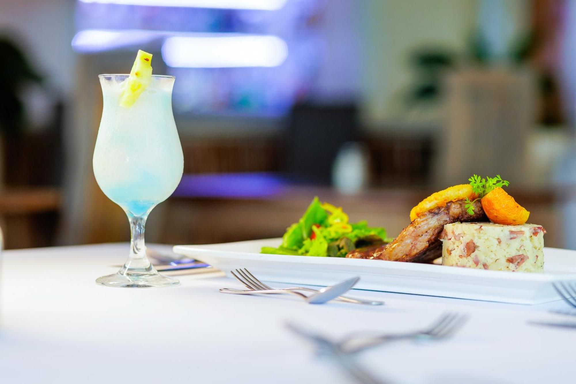 Blue Horizon Hotel Rockley エクステリア 写真