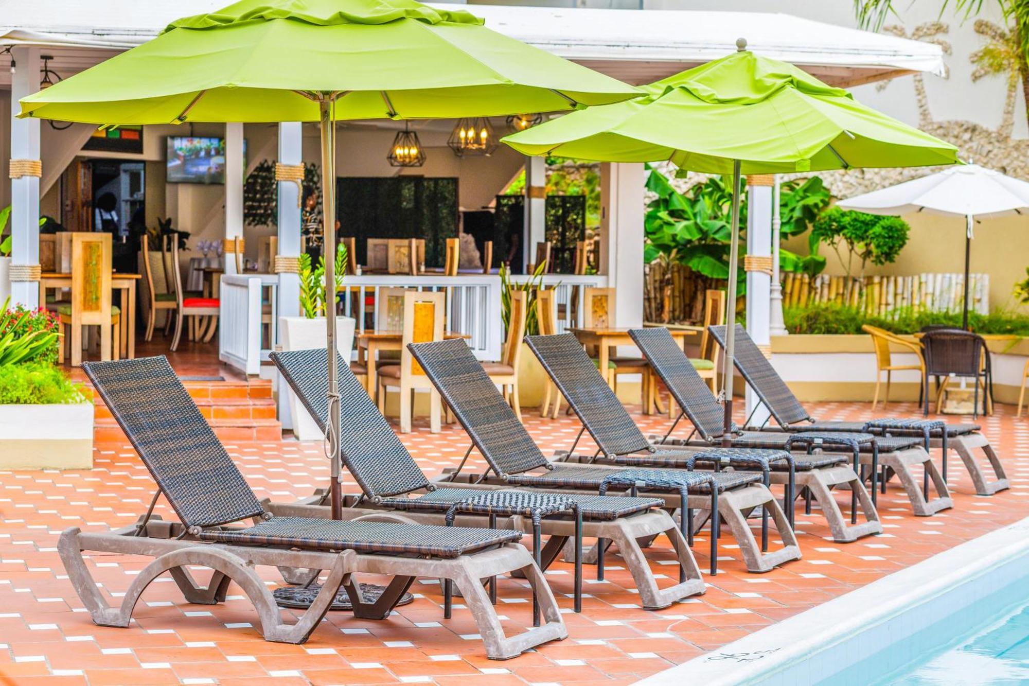 Blue Horizon Hotel Rockley エクステリア 写真